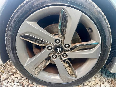 Used 2013 Hyundai Veloster Turbo w/ Ultimate Pkg image 18