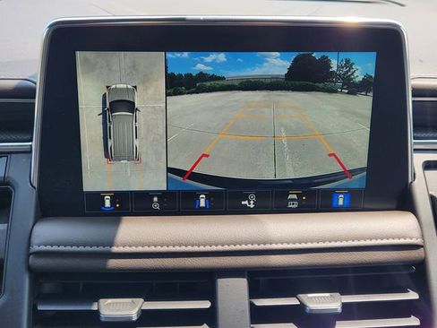 Used 2021 GMC Yukon SLT w/ SLT Premium Package RWD image 15