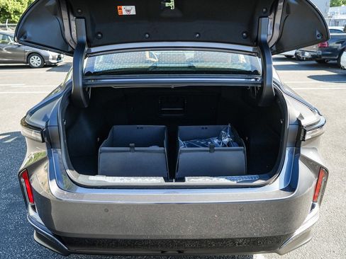 New 2026 Lexus ES 350e FWD image 25