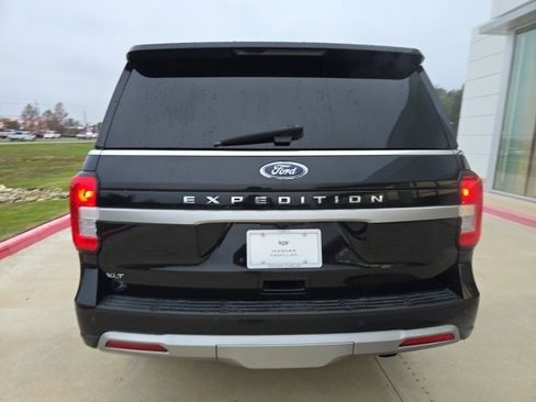 Used 2023 Ford Expedition XLT image 4