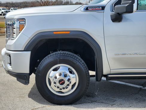 Certified 2022 GMC Sierra 3500 Denali w/ Denali Ultimate Package image 8