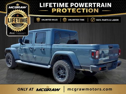 Used 2025 Jeep Gladiator Sport AWD/4WD image 6
