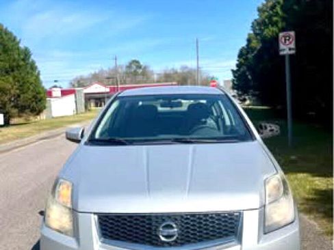 Used 2012 Nissan Sentra 2.0 SR image 2