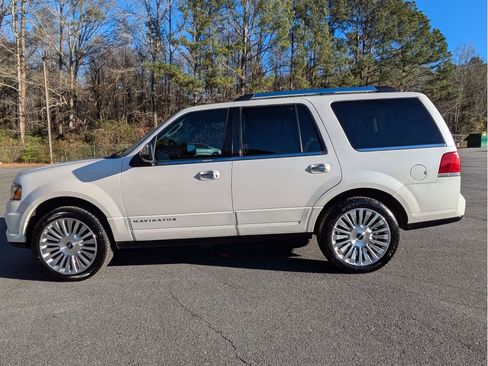 Used 2017 Lincoln Navigator Reserve image 10