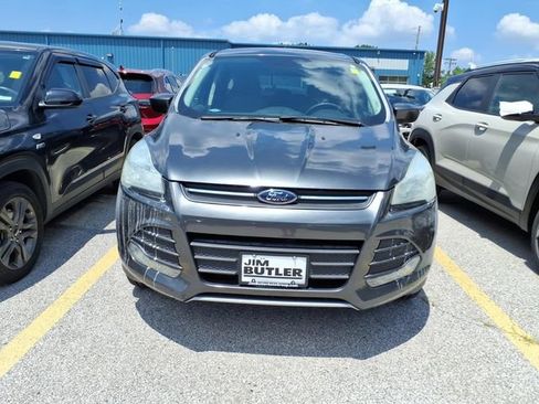 Used 2016 Ford Escape SE FWD image 2