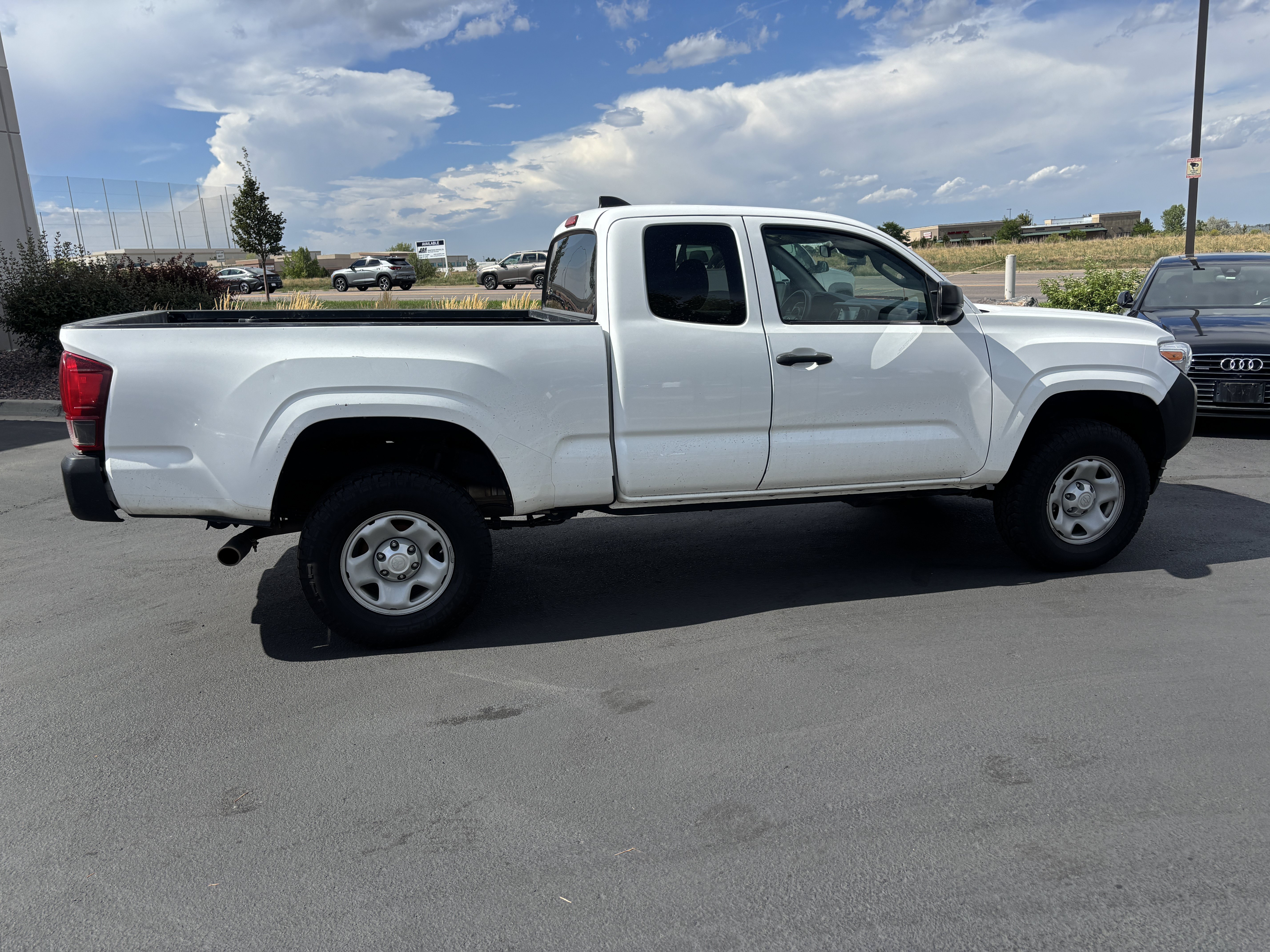 Used 2022 Toyota Tacoma SR AWD/4WD image 8