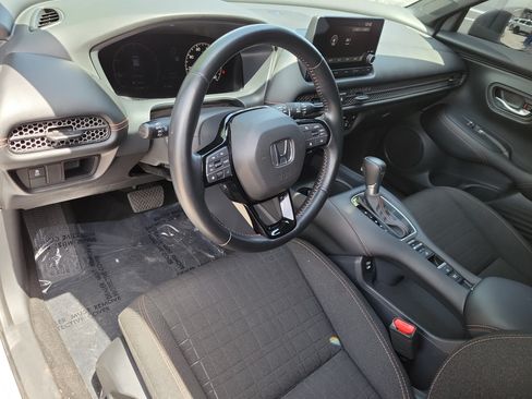Used 2025 Honda HR-V Sport image 13