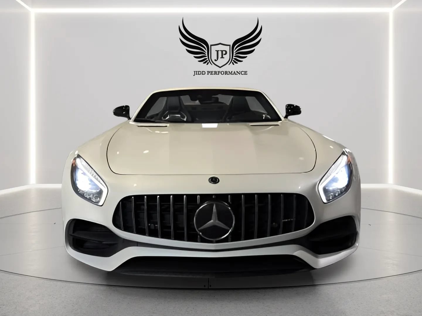 Used 2018 Mercedes-Benz AMG GT Roadster image 4