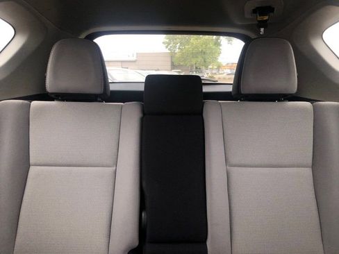 Used 2016 Toyota RAV4 XLE AWD/4WD image 21