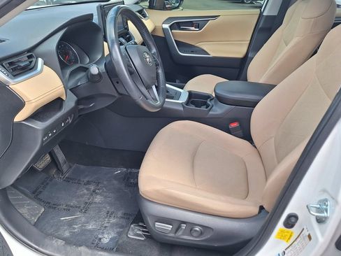 Used 2019 Toyota RAV4 XLE w/ Convenience Package AWD/4WD image 10