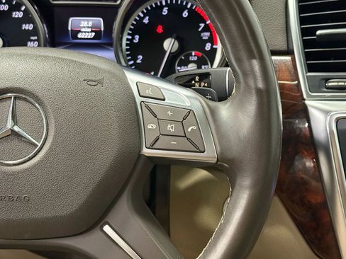 Used 2014 Mercedes-Benz ML 350 4MATIC w/ Premium 1 Package image 17