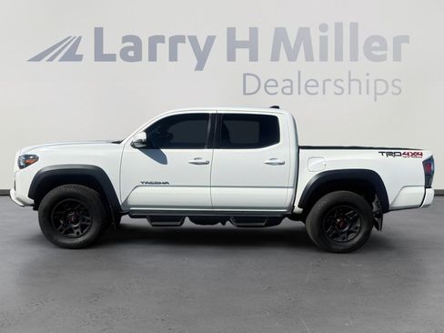 Used 2021 Toyota Tacoma TRD Off-Road w/ Technology Package image 2