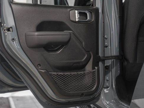 New 2026 Jeep Gladiator Sport image 37