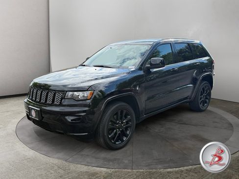 Used 2022 Jeep Grand Cherokee Laredo X image 3