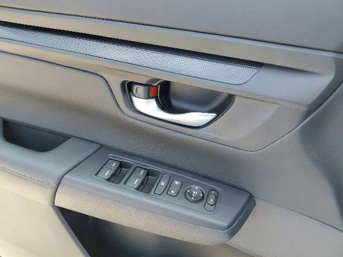 Used 2023 Honda CR-V LX image 15