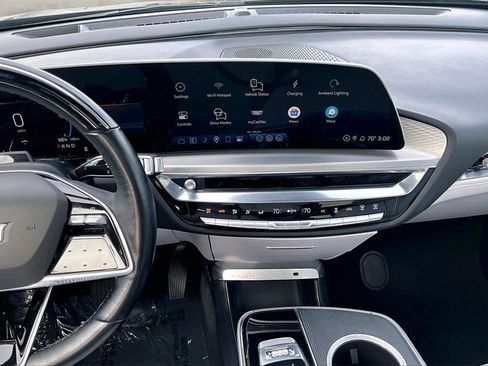 Certified 2024 Cadillac Lyriq Luxury image 9