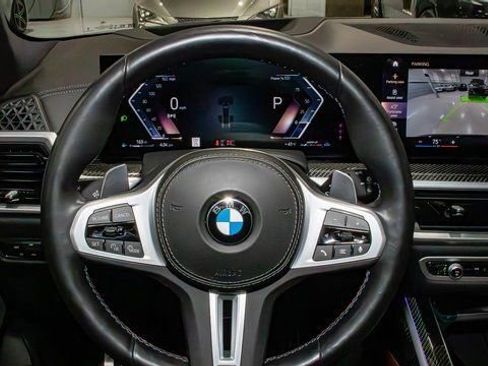 Used 2023 BMW X7 M60i image 9