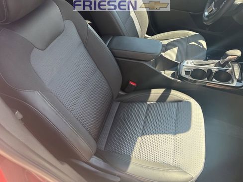 Used 2024 Chevrolet Trax LT w/ Driver Confidence Package FWD image 24