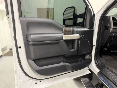 Used 2020 Ford F350 Lariat w/ Lariat Ultimate Package image 38