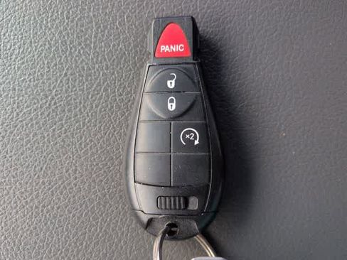 Used 2014 RAM 1500 Express RWD image 32