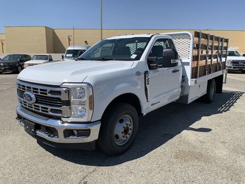 New 2025 Ford F350 XL w/ XL Chrome Package image 3