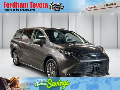 Used 2023 Toyota Sienna XLE