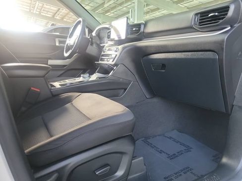 Used 2023 Ford Explorer XLT RWD image 23