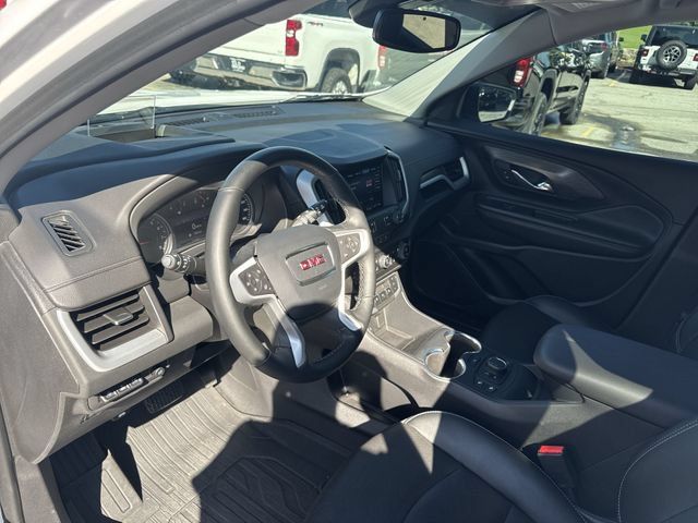 Used 2023 GMC Terrain SLT w/ Tech Package FWD image 10