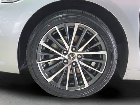 Used 2023 Lexus ES 350 w/ Premium Package FWD image 8