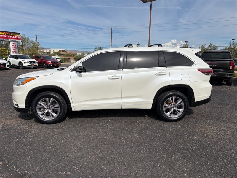 Used 2016 Toyota Highlander Plus FWD image 5