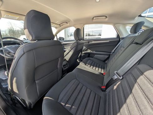 Used 2019 Ford Fusion SE image 13