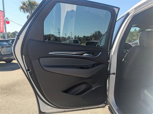 Used 2024 Buick Enclave Premium image 24