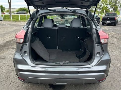 Used 2023 Nissan Kicks SR w/ SR Premium Package FWD image 16