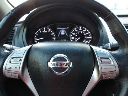 Used 2014 Nissan Altima 2.5 SL w/ Moonroof Package FWD image 15