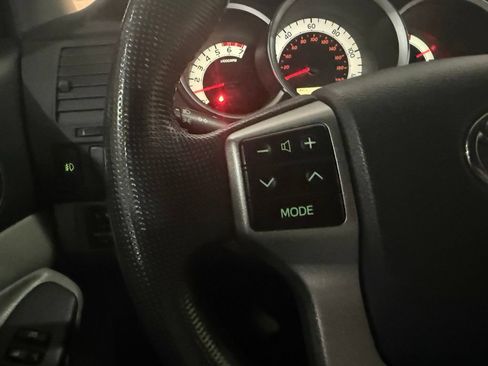 Used 2013 Toyota Tacoma 4x4 Access Cab V6 w/ TRD Sport Pkg image 13