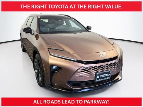 Certified 2025 Toyota Crown Signia w/ Advanced Technology Package AWD/4WD image 1
