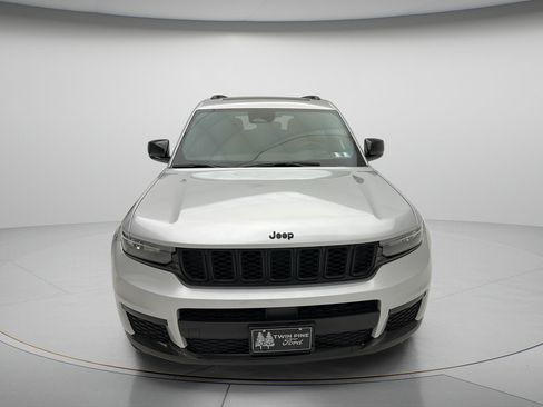 Used 2023 Jeep Grand Cherokee L Laredo AWD/4WD image 2