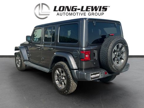 Used 2018 Jeep Wrangler Unlimited Sahara AWD/4WD image 4