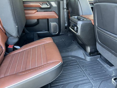 Used 2024 GMC Sierra 3500 Denali Ultimate AWD/4WD image 19