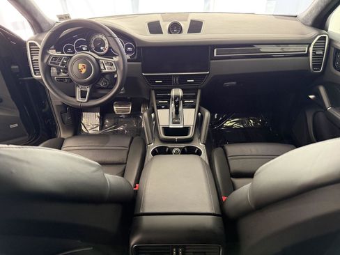 Certified 2023 Porsche Cayenne Turbo image 17