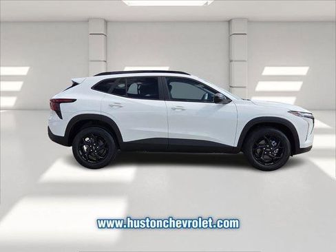 New 2026 Chevrolet Trax LT w/ Driver Confidence Package FWD image 6