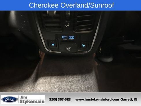Used 2019 Jeep Grand Cherokee Overland AWD/4WD image 19