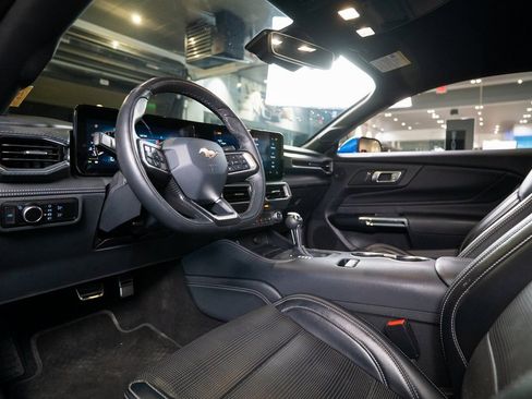 Used 2024 Ford Mustang GT Premium image 4