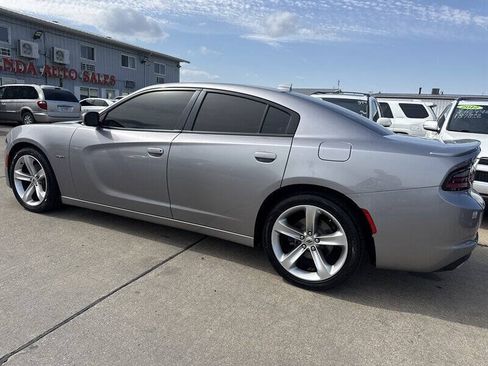Used 2018 Dodge Charger R/T RWD image 4