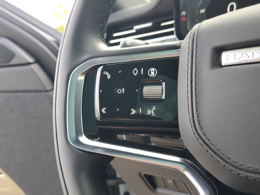 Used 2026 Land Rover Range Rover Sport SE AWD/4WD image 15