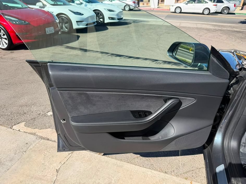 Used 2018 Tesla Model 3 Mid Range RWD image 22