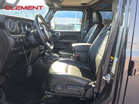 Used 2023 Jeep Wrangler Unlimited Sahara w/ Cold Weather Group AWD/4WD image 4