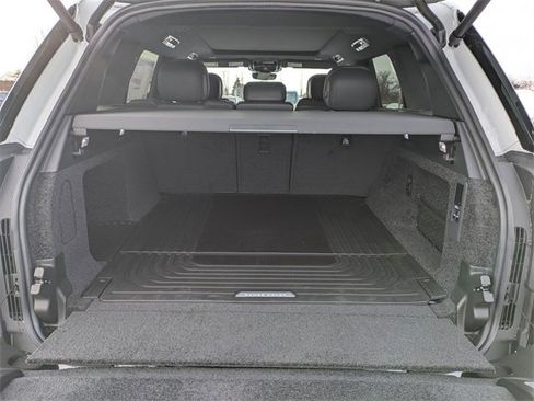 New 2026 Land Rover Range Rover SE image 16