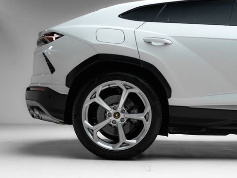Used 2020 Lamborghini Urus AWD/4WD image 12