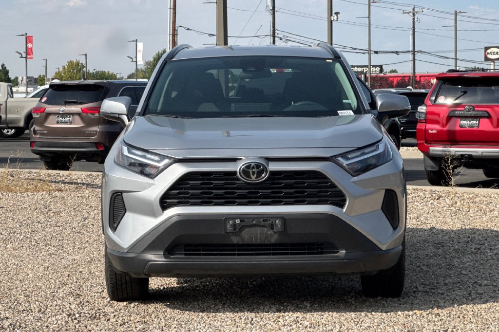 Used 2025 Toyota RAV4 XLE AWD/4WD image 3